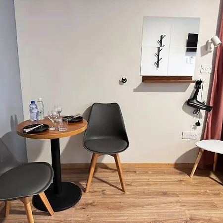 Smart Comfort Studion5 Private Kitchenette Bathroom 250m Marina Port Old 900m Apartament *