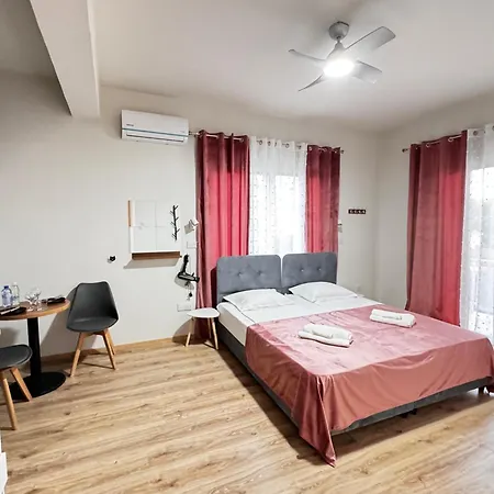 Smart Comfort Studion5 Private Kitchenette Bathroom 250m Marina Port Old 900m Appartement