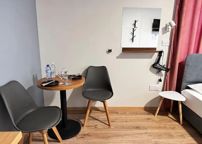 Smart Comfort Studion5 Private Kitchenette Bathroom 250m Marina Port Old 900m Appartement *