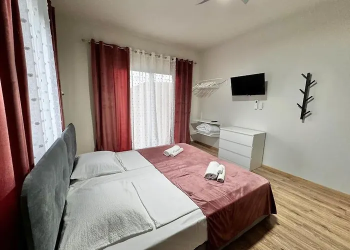 Smart Comfort Studion5 Private Kitchenette Bathroom 250m Marina Port Old 900m Appartement