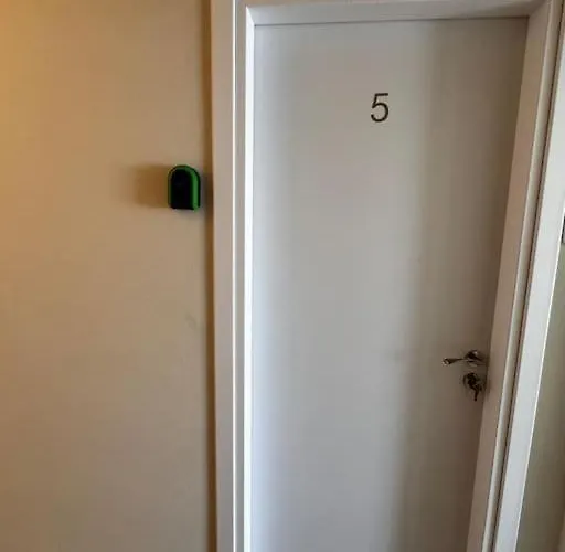 Smart Comfort Studion5 Private Kitchenette Bathroom 250m Marina Port Old 900m Appartamento